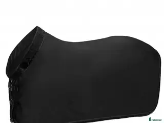 Täcken hästutrustning till salu: Eskadron sweat rug glossy storlek 135 i Knivsta - Annons 3