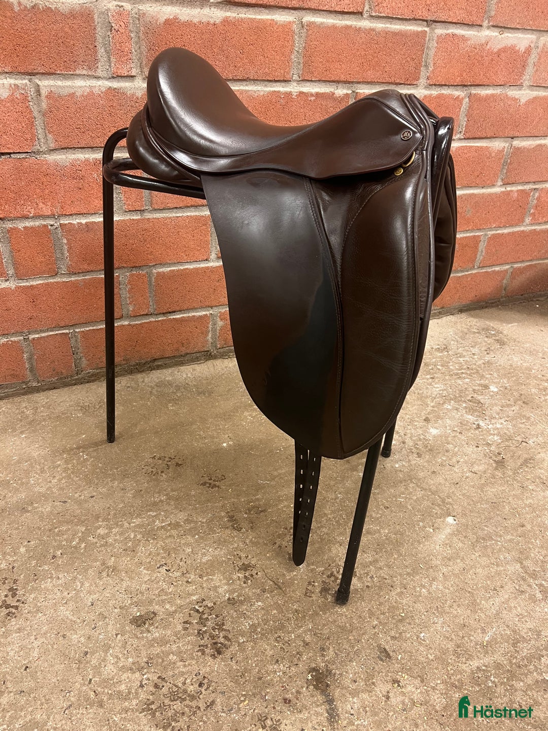 Sadlar hästutrustning till salu: Dressyrsadel Morris and Nolan 17” i Tidaholm - Annons 4