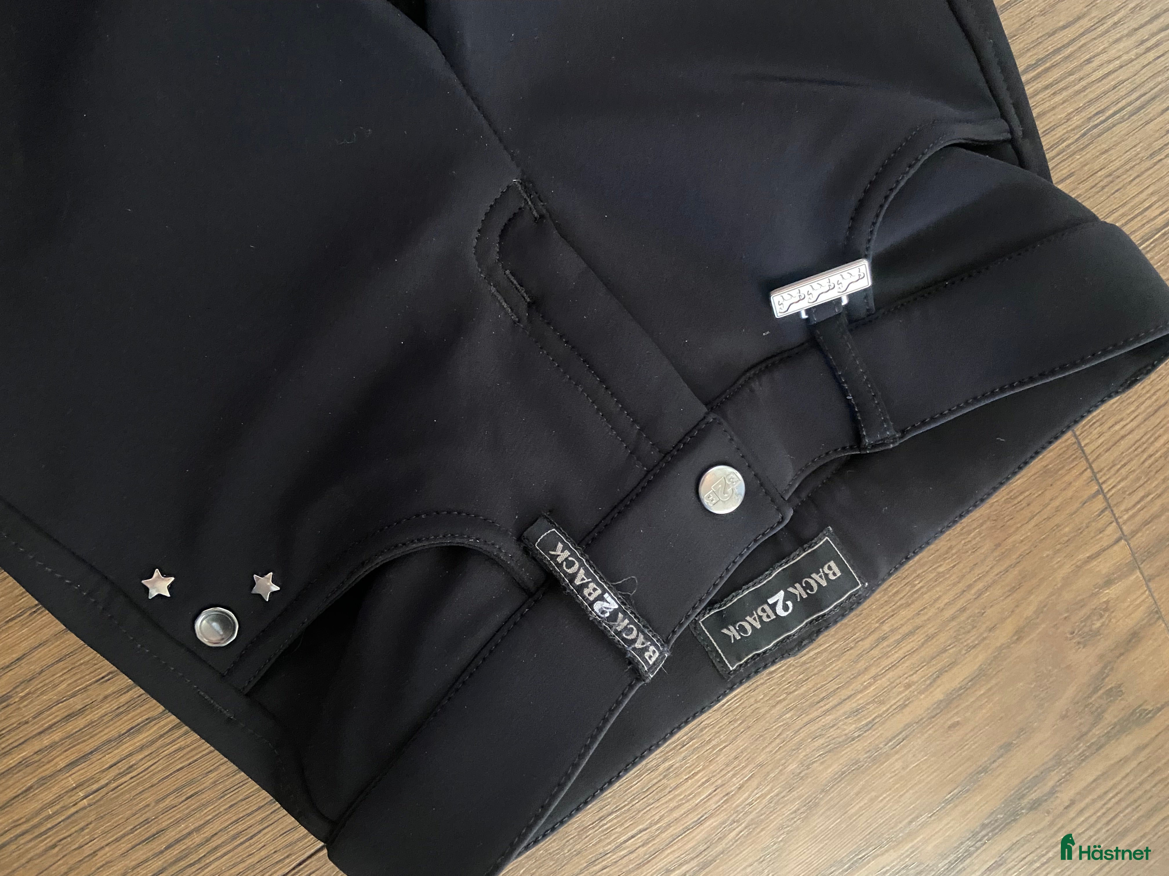 Ridbyxor ryttarutrustning till salu: Barn ridbyxor med fina detaljer  i Varberg - Annons 2