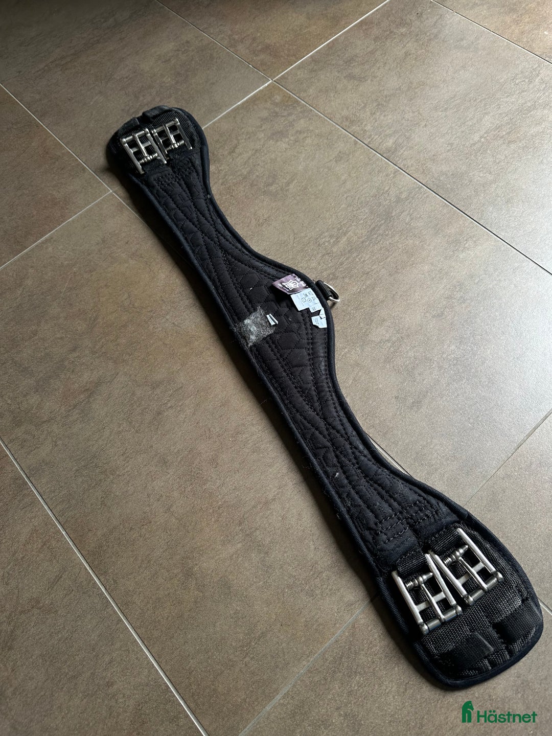 Sadeltillbehör hästutrustning till salu: Mattes sadelgjord 70cm med fårskinn i Perstorp - Annons 3