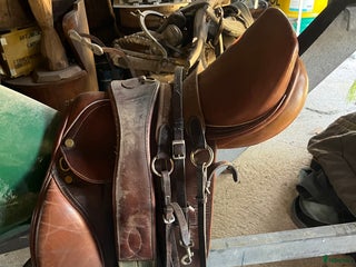 Sadlar hästutrustning till salu: hoppsadel i Vikarbyn - Annons 2