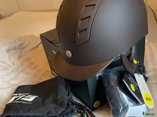 Hjälmar ryttarutrustning till salu: Hjälm, Back on Track EQ3 - Annons 2