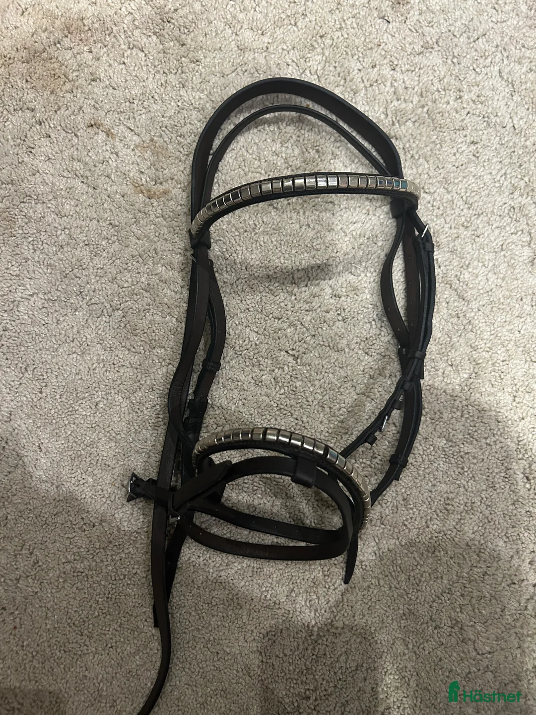 Träns hästutrustning till salu: Mörkbrunt träns strl Cob i Enhörna - Annons 1