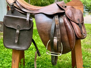 Sadlar hästutrustning till salu: Svensk officer sadel modell 99 i Stockholm - Annons 1