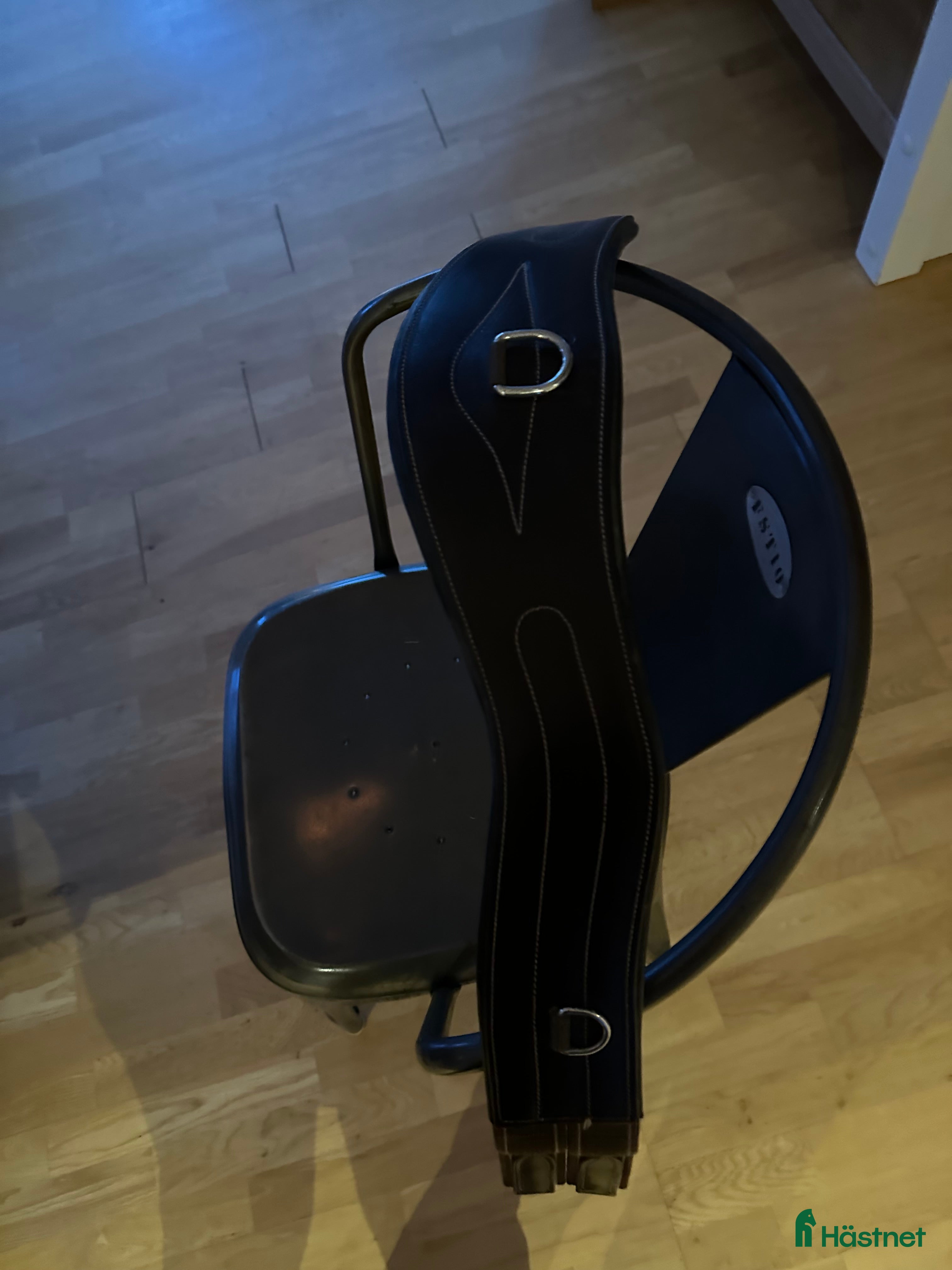 Sadeltillbehör hästutrustning till salu: Sadelgjord Basic Läder Brun storlekar 110/120 cm  i Ängelholm - Annons 1