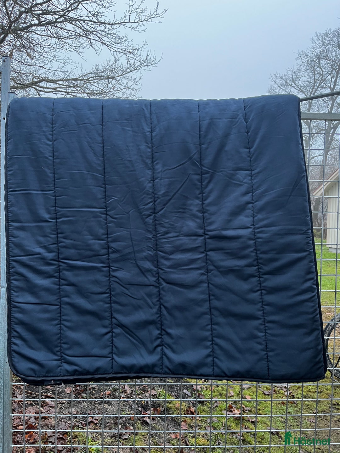 Täcken hästutrustning till salu: Duntäcke  i Kvicksund - Annons 2