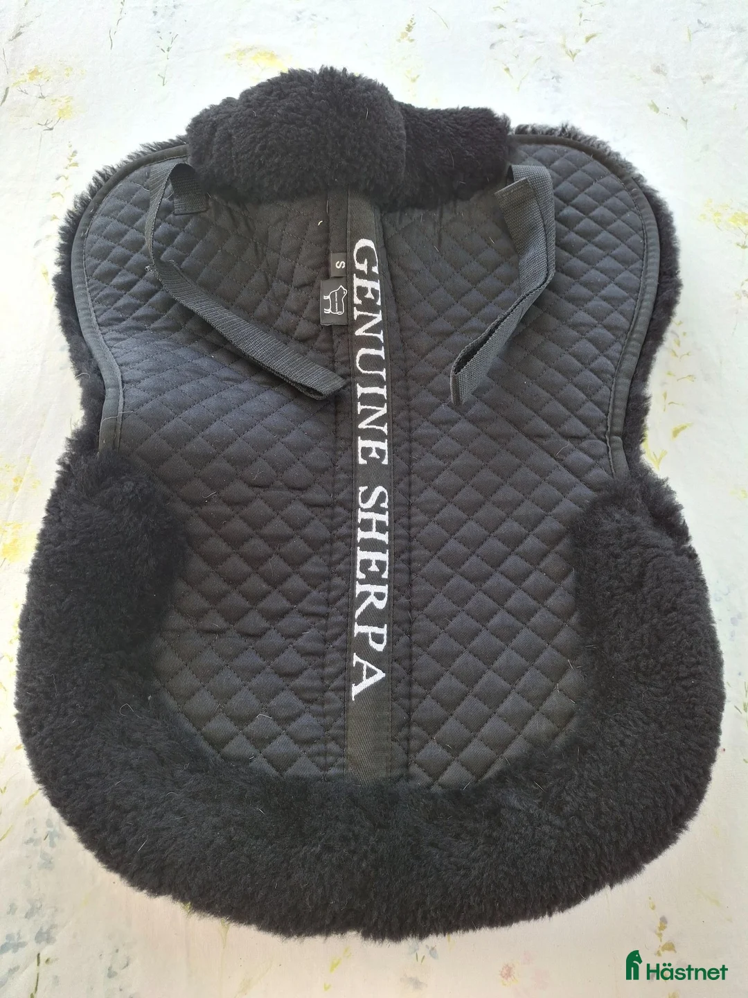 Sadeltillbehör hästutrustning till salu: Fårskinnpad Genuine Sherpa stl S - Annons 1