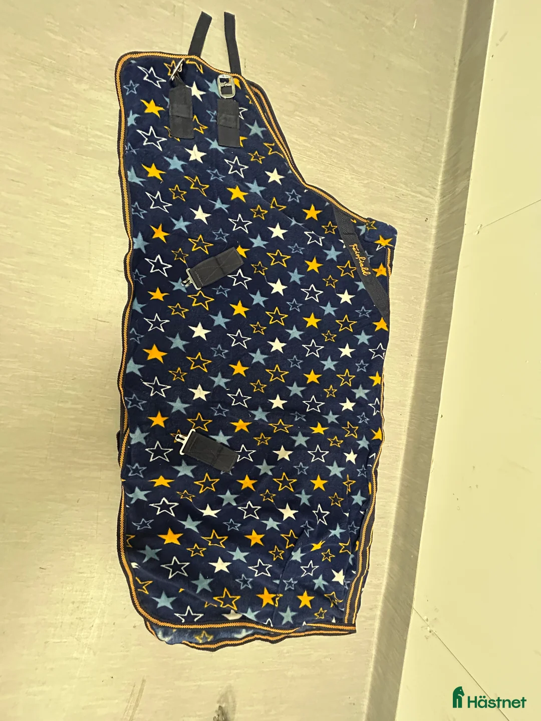 Täcken hästutrustning till salu: Fint fleecetäcke 105 i Gustavsberg - Annons 1