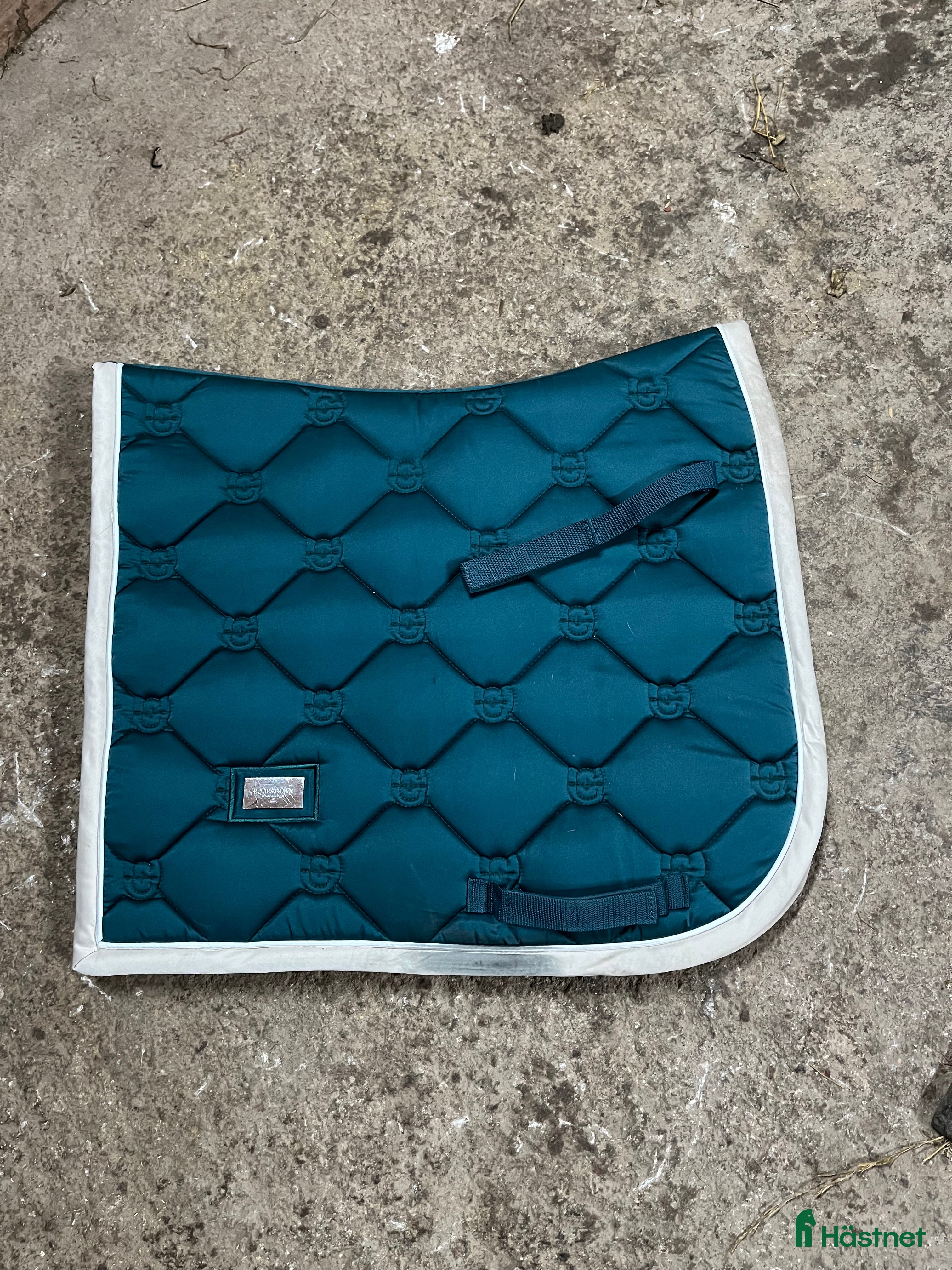 Schabrak &amp; Vojlockar hästutrustning till salu: Dressyrschabrak i Köping - Annons 20