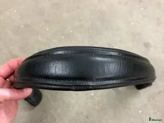 Träns hästutrustning till salu: Droppformad nosgrimma i Täby - Annons 3