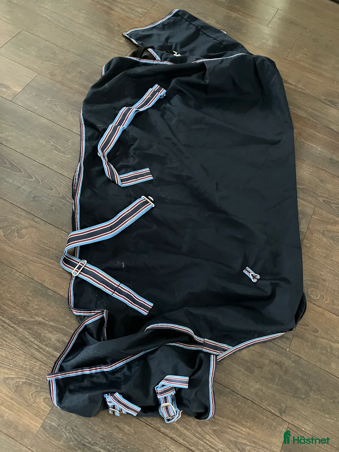 Täcken hästutrustning till salu: Hansbo regntäcke - Annons 1