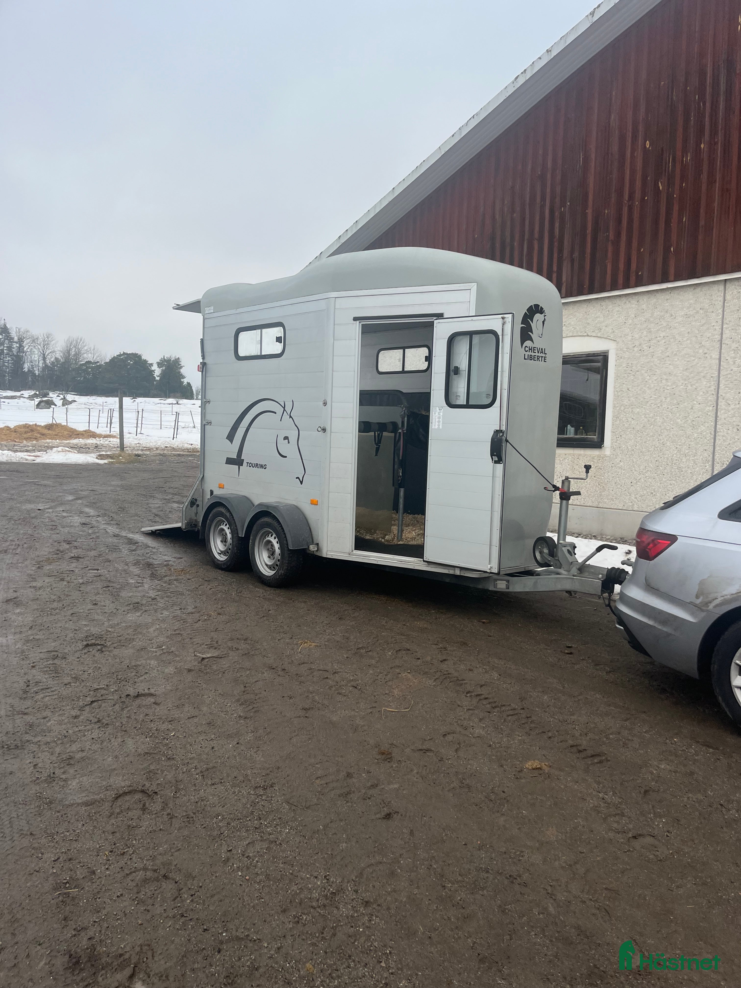 Hästtransporter  fordon & transport till salu: Hästtransport i toppskick  - Annons 3