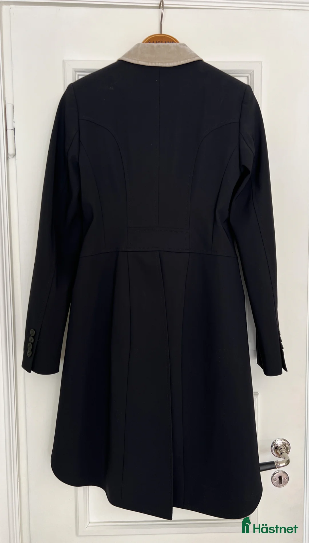 Jackor & Kavajer ryttarutrustning till salu: Equiline Dresssyfrack - Annons 2