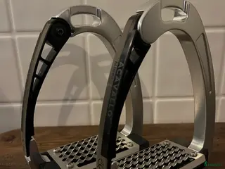 Stigbyglar hästutrustning Acavallo Alupro stigbyglar i Sölvesborg - Annons 19