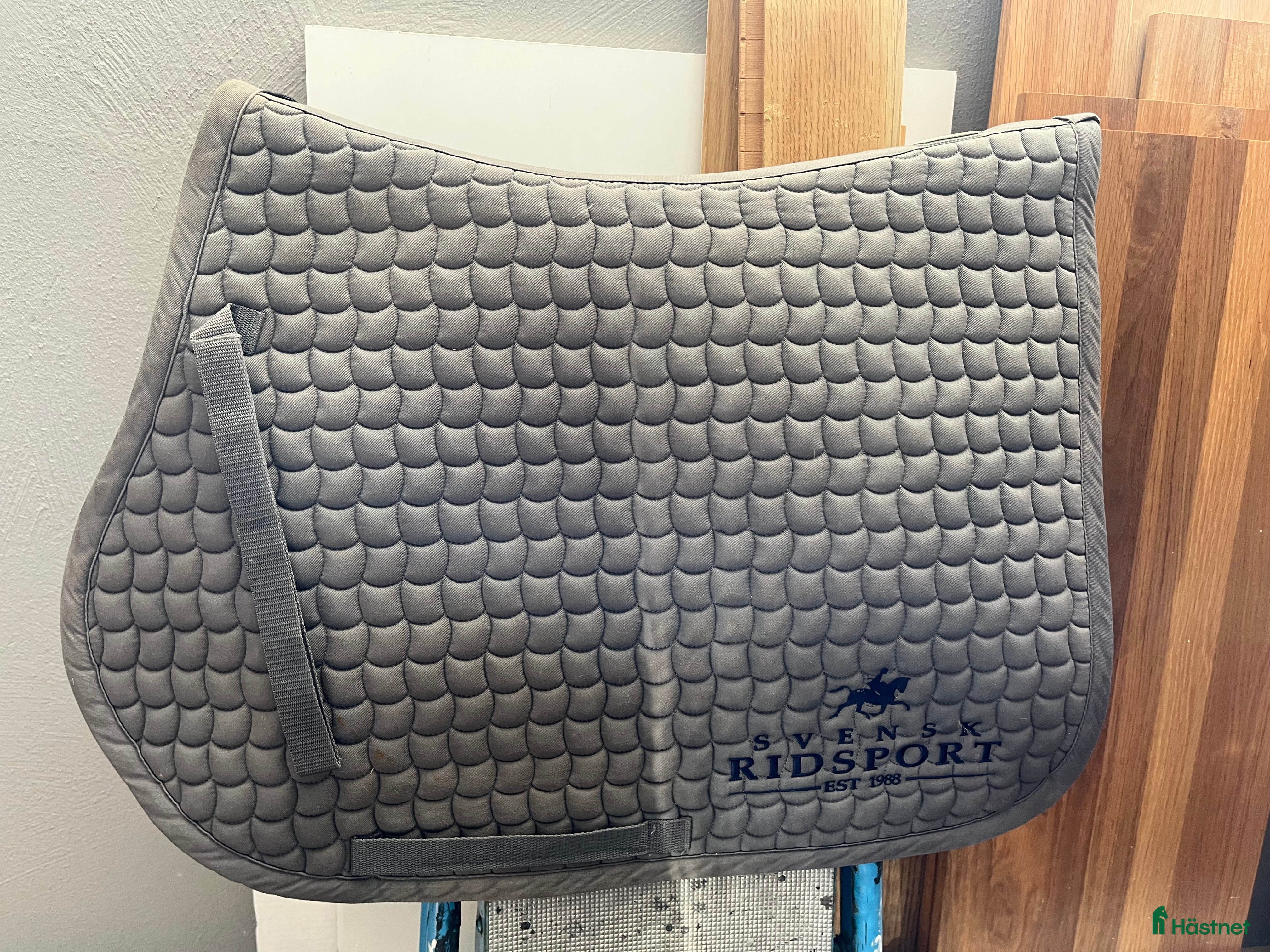 Schabrak & Vojlockar hästutrustning Eskadron schabrak med logga  i Saltsjö-Boo - Annons 23