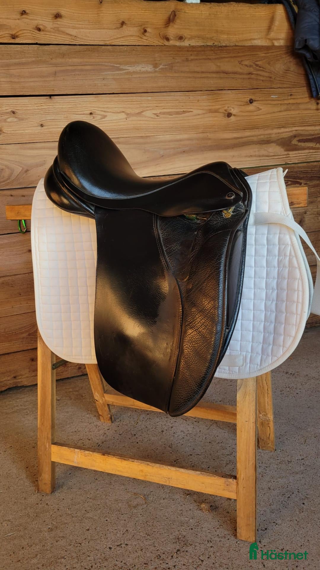 Sadlar hästutrustning till salu: Morris & Nolan dressyrsadel 16,5" bom 30 – Svart - Annons 4