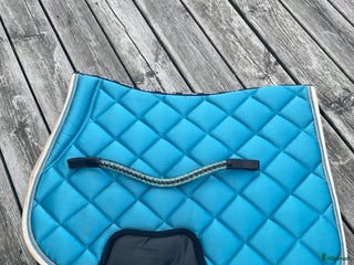 Schabrak & Vojlockar hästutrustning till salu: Schabrak och pannband i Billdal - Annons 2