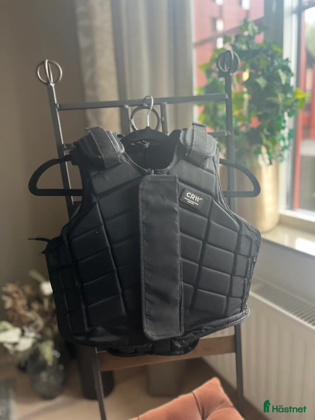 Säkerhetsvästar ryttarutrustning till salu: Allround CRW säkerhetsväst i Nyköping - Annons 1