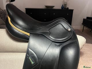 Sadlar hästutrustning till salu: Amerigo DJ Dressyr i Österskär - Annons 5