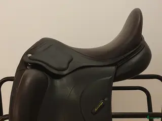 Sadlar hästutrustning till salu: Amerigo Siena 16,5 i Gnesta - Annons 1