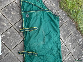 Täcken hästutrustning till salu: Vintertäcke 200g i Linghem - Annons 17