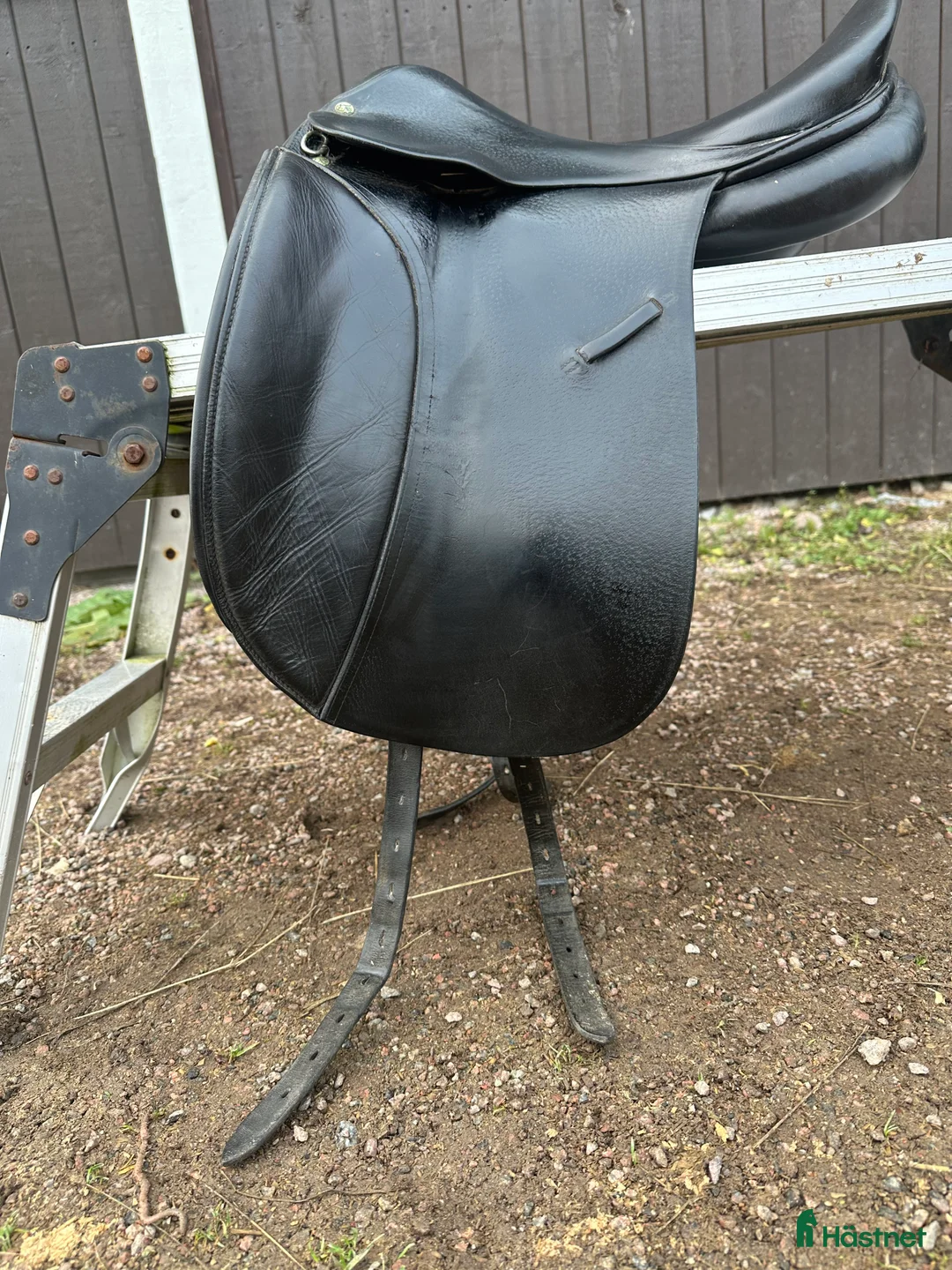 Sadlar hästutrustning till salu: Röösli Classic Pilatus Dressyrsadel 17"/M i Uppsala - Annons 15