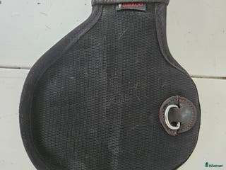 Sadeltillbehör hästutrustning till salu: Svart ELT hoppgjord 145cm i Härnösand - Annons 1