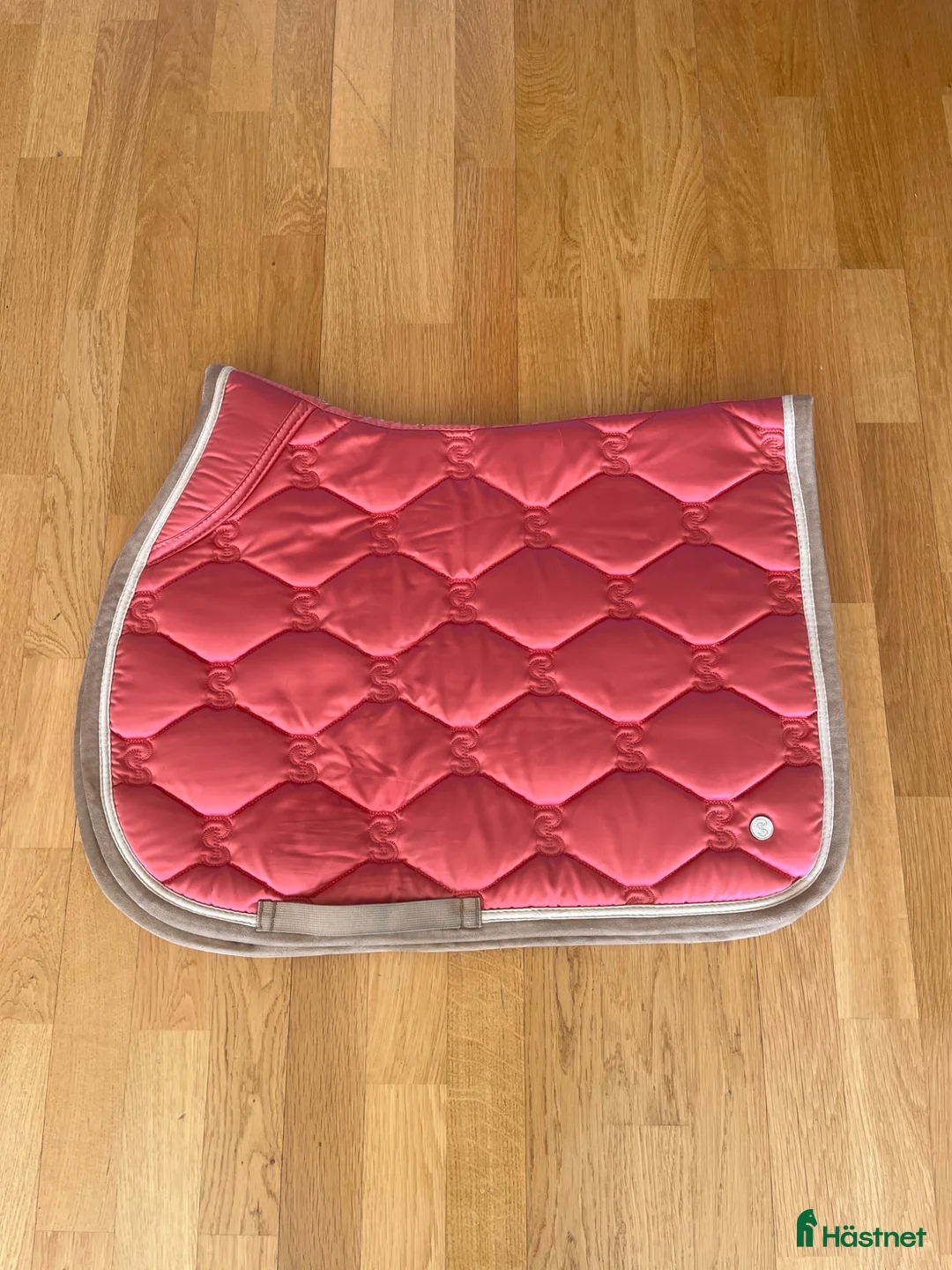 Schabrak & Vojlockar hästutrustning till salu: Rosa Ps of sweden schabrak  - Annons 1