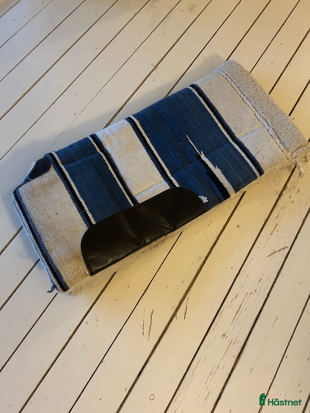 Schabrak & Vojlockar hästutrustning till salu: Westernpad utskuren och extra fyllning fram i Kungsbacka - Annons 1