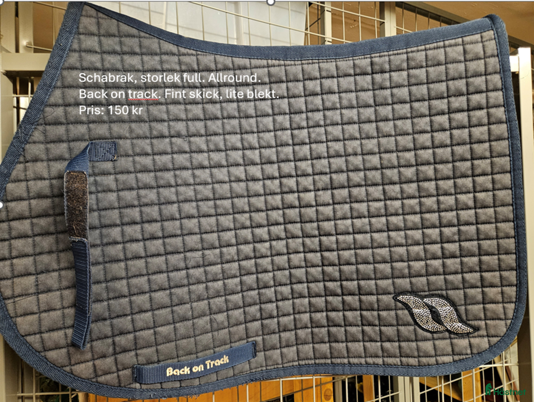 Schabrak & Vojlockar hästutrustning till salu: Flera schabrak säljes, olika märken i Lerum - Annons 13