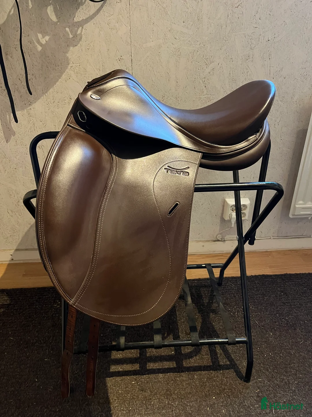 Sadlar hästutrustning till salu: Tekna dressyrsadel 17” i Brunflo - Annons 1