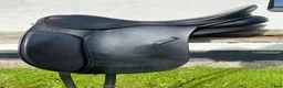 Sadlar hästutrustning till salu: Fin dressyrsadel i Genarp - Annons 1