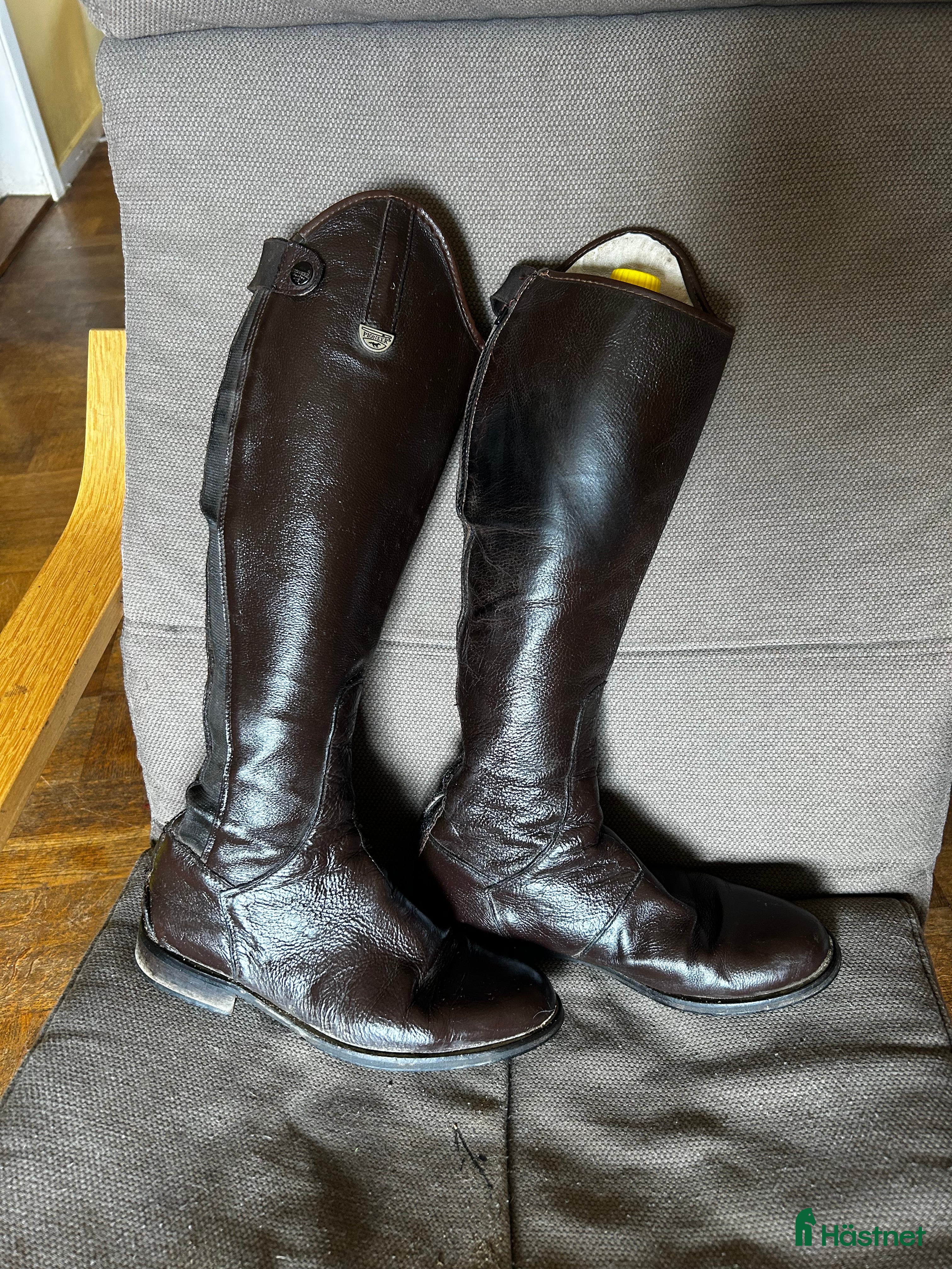 Ridstövlar ryttarutrustning till salu: Pioneer kalvskinnsstövlar strl 40 - Annons 1