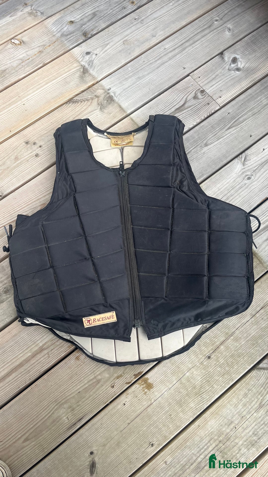 Säkerhetsvästar ryttarutrustning till salu: Racesafe väst Small i Jönköping - Annons 1