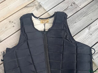 Säkerhetsvästar ryttarutrustning till salu: Racesafe väst Small i Jönköping - Annons 23