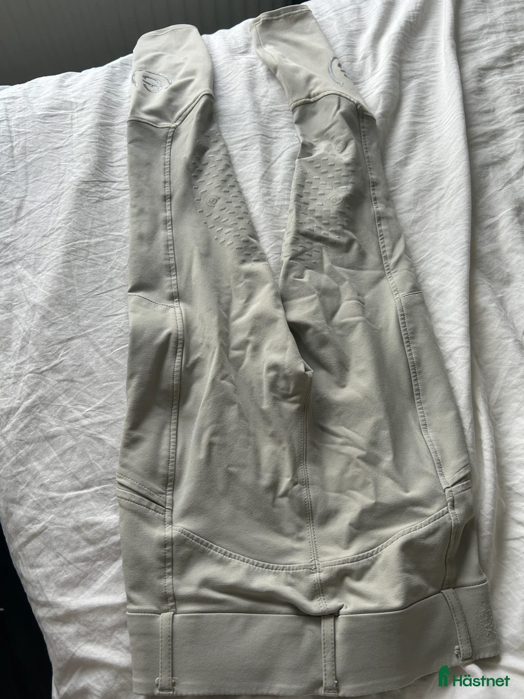 Ridbyxor ryttarutrustning till salu: Equestrian Stockholm ridbyxor  i Västra Frölunda - Annons 2