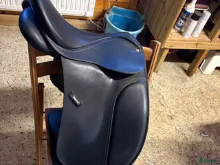 Sadlar hästutrustning Fin wintec dressyr 17 tum - Annons 2