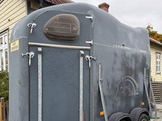 Hästtransporter fordon & transport till salu: Cheval med fronturlastning i Färlöv - Annons 7