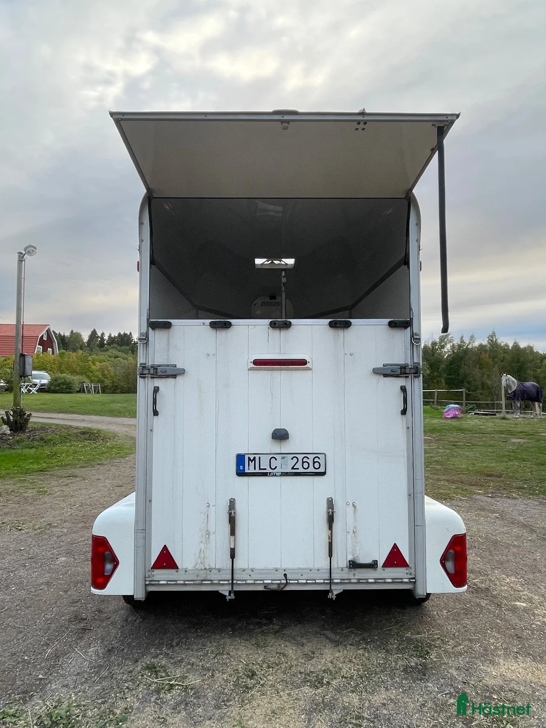 Hästtransporter  fordon & transport till salu: Nybesiktigat UME BA35  i Krylbo - Annons 2