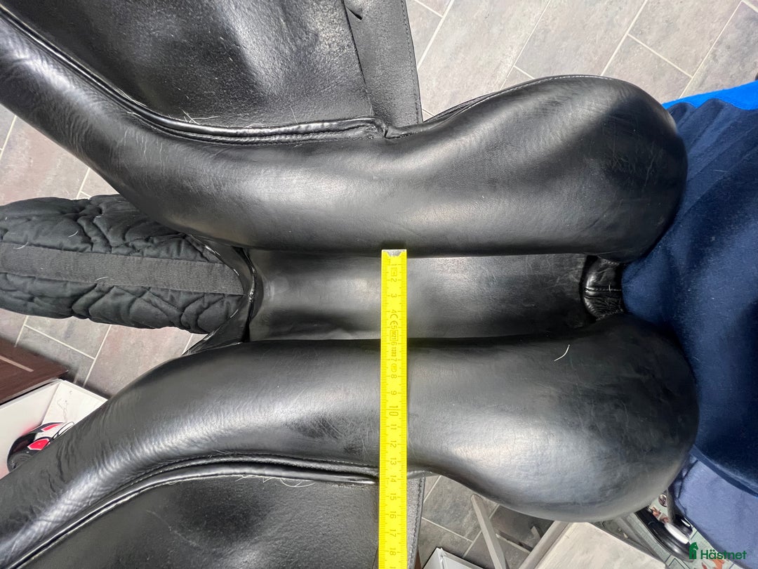 Sadlar hästutrustning till salu: Celine hoppsadel  i Jordbro - Annons 6