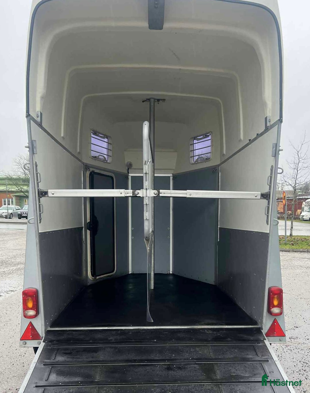 Hästtransporter  fordon & transport till salu: Thule Prestige i Västerås - Annons 8