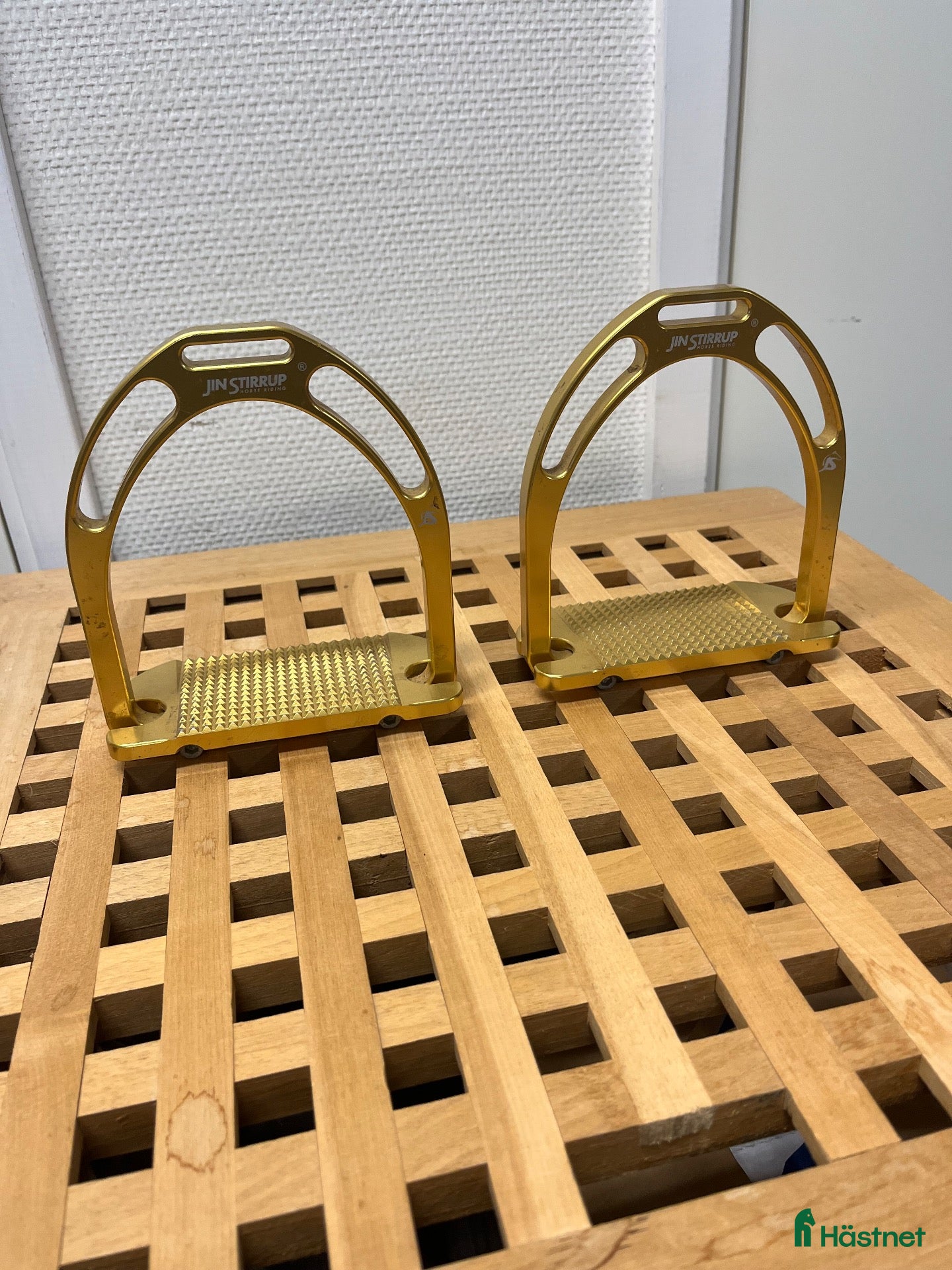Stigbyglar hästutrustning Guldiga Jin Stirrup - Annons 3