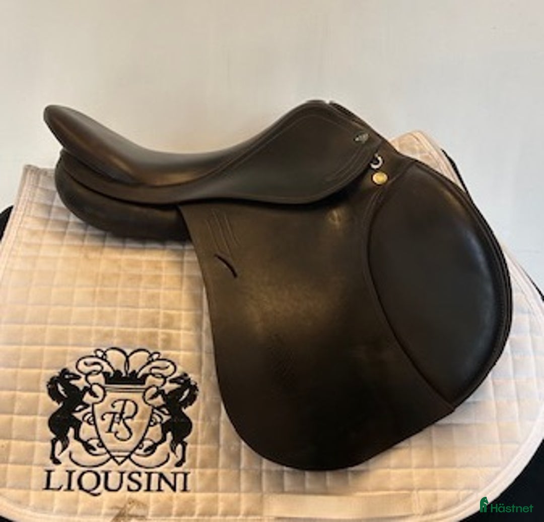 Sadlar hästutrustning till salu: Hoppsadel Prestige Roma 16" i Uppsala - Annons 1