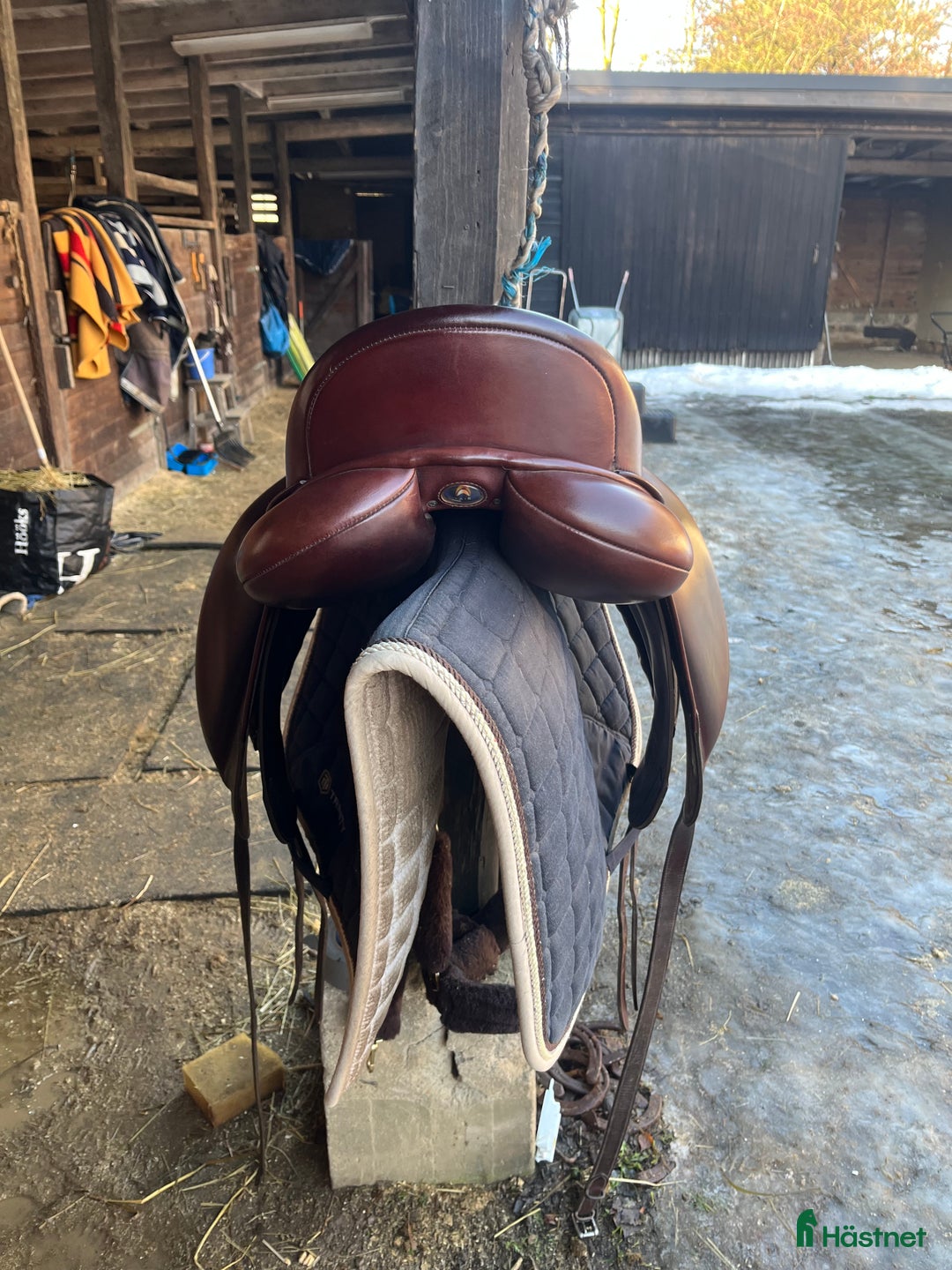 Sadlar hästutrustning till salu: Bates Isabell 17.5 i Oxie - Annons 3
