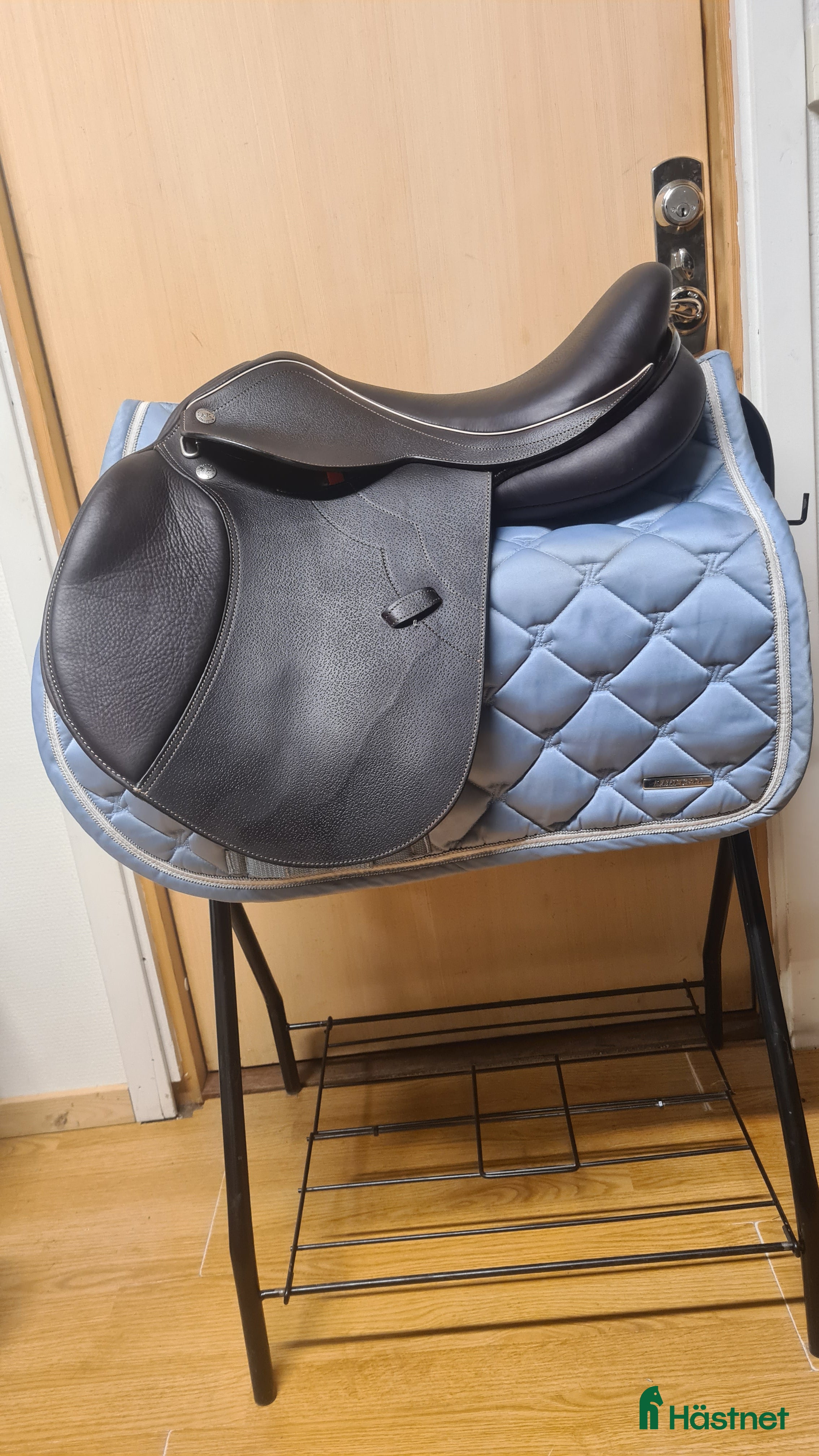 Sadlar hästutrustning till salu: Kemnevall Jumping Harold i Hamneda - Annons 24