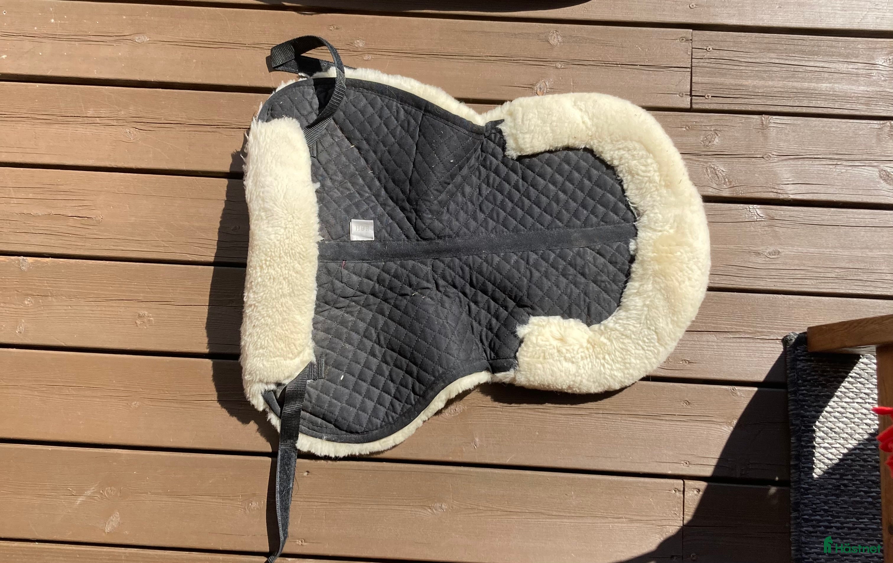 Sadeltillbehör hästutrustning till salu: Fårskinnspadd i Stockholm - Annons 19