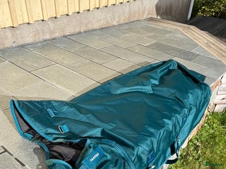 Täcken hästutrustning till salu: Mörkgrönt täcke nästan nytt i Farsta - Annons 1