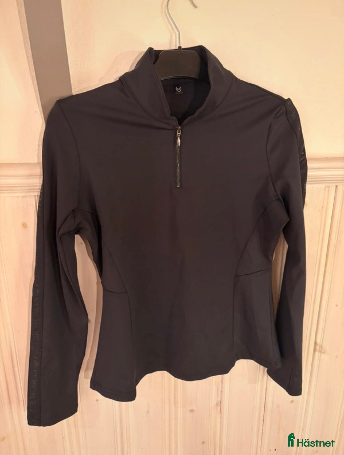 Övrigt Ridkläder ryttarutrustning till salu: Equestrian Stockholm tröja - Annons 3
