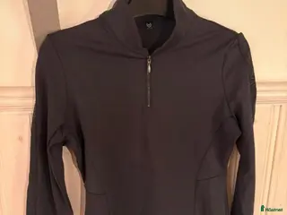 Övrigt Ridkläder ryttarutrustning till salu: Equestrian Stockholm tröja - Annons 3
