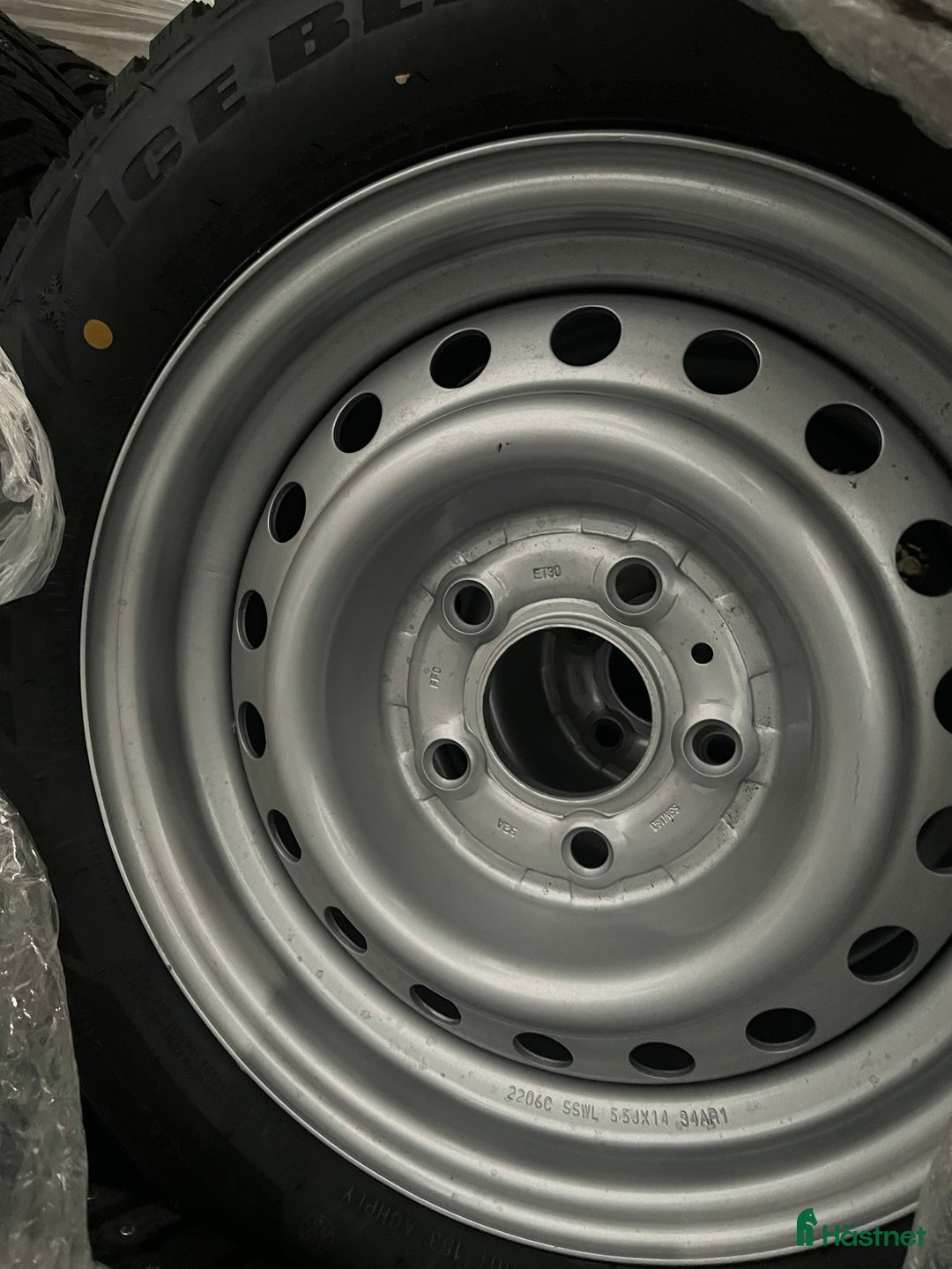 Övrigt fordon & transport till salu: Dubbdäck på fälg till hästtransport/släp i Leksand - Annons 1